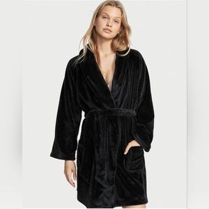 Victoria's Secret XS/S Black Short Cozy Robe